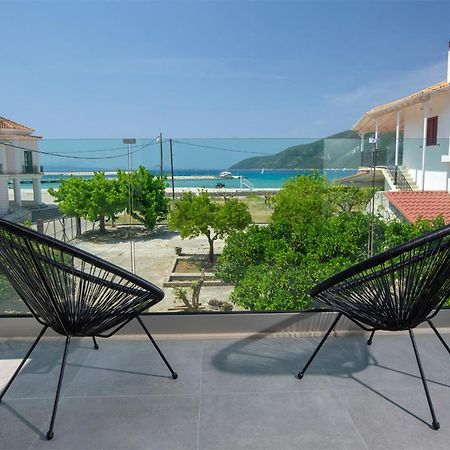 Seascape Villas Vassiliki - Beachfront Villas Bagian luar foto