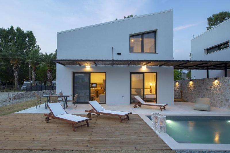 Seascape Villas Vassiliki - Beachfront Villas Bagian luar foto