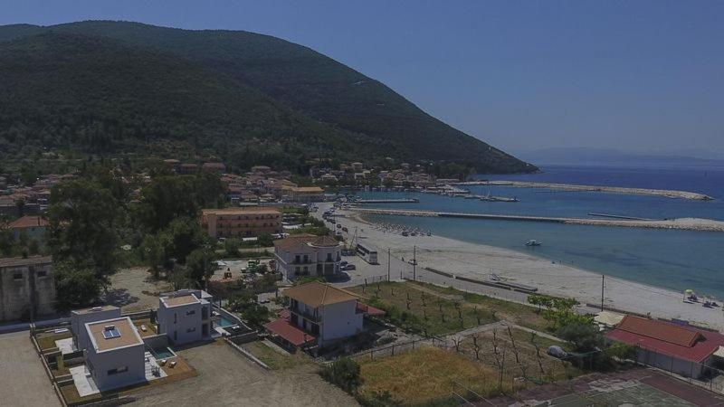 Seascape Villas Vassiliki - Beachfront Villas Bagian luar foto