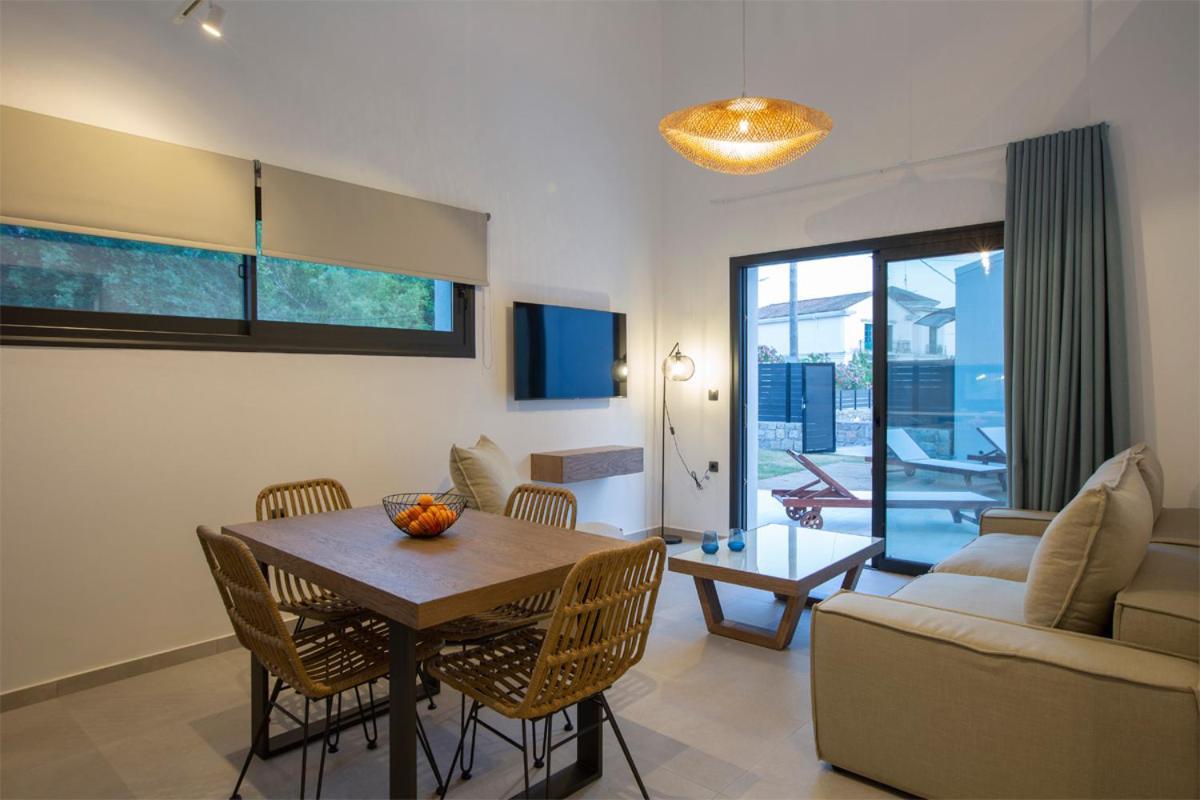 Seascape Villas Vassiliki - Beachfront Villas Bagian luar foto