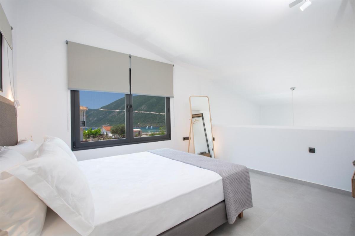 Seascape Villas Vassiliki - Beachfront Villas Bagian luar foto