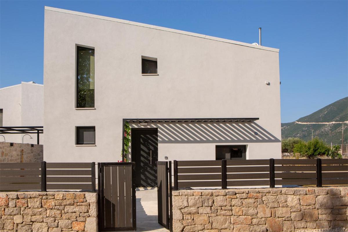 Seascape Villas Vassiliki - Beachfront Villas Bagian luar foto